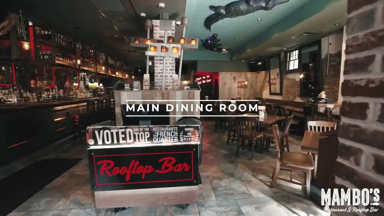 Bayou Teche: Main dining room at Mambo's